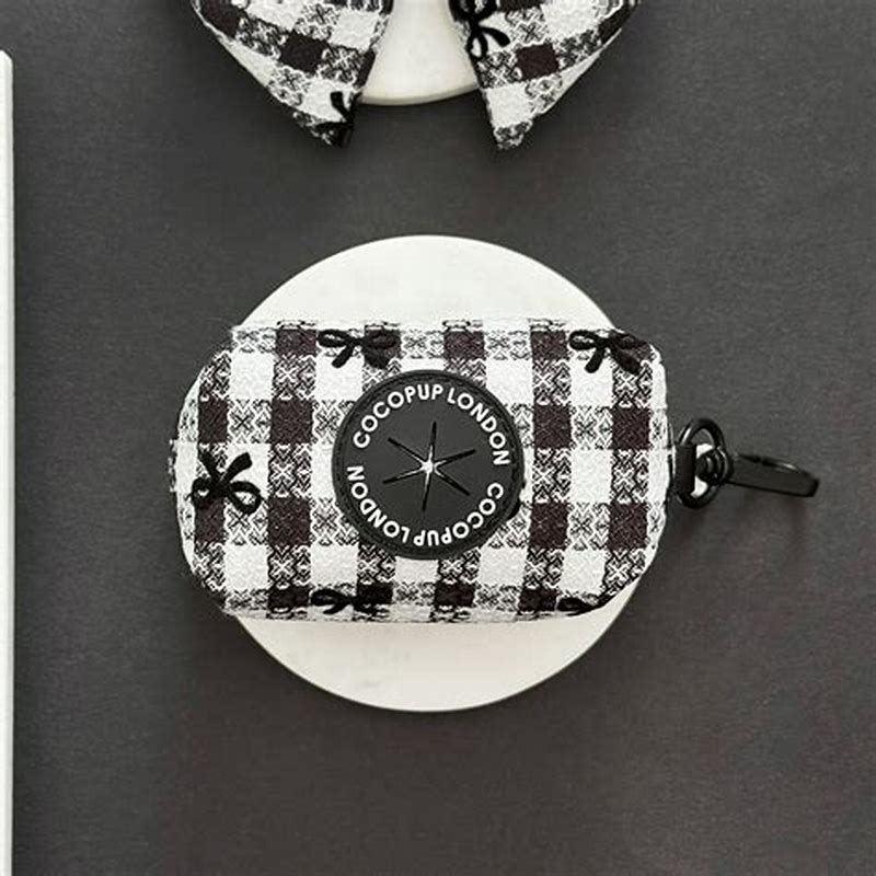 COCOPUP LONDON Pup in Paris Poop Bag Holder - detalii ambalaj