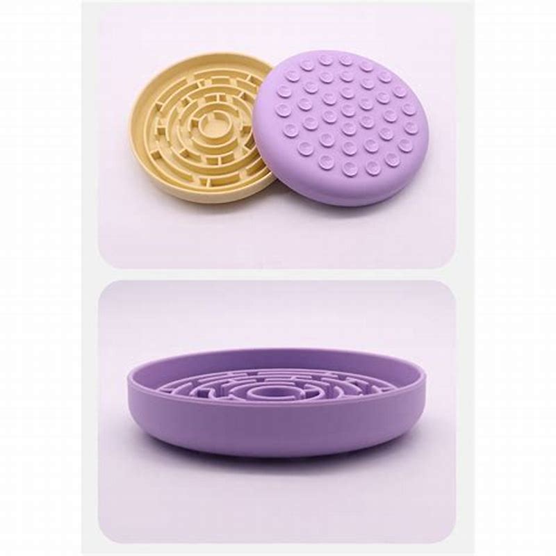 Covoraș hrănire lentă pentru câini - Slow & Lick mat Doctor Totolici, Circular Purple + Spatulă silicon cadou - imagine produs